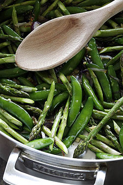 Image of Saut Ed Sugar Snap Peas And Asparagus, Viking