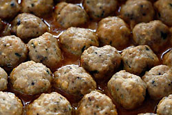 Spanish Meatballs in Saffron Sauce