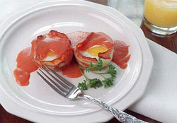 Image of Baked Eggs With Tomato Bernaise, Viking