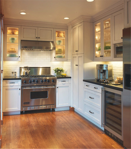 Viking Freestanding Range and Ventilation Hood Featured in Kitchen